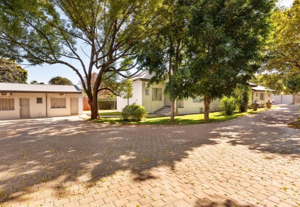 Triple9 Hatfield Guesthouse