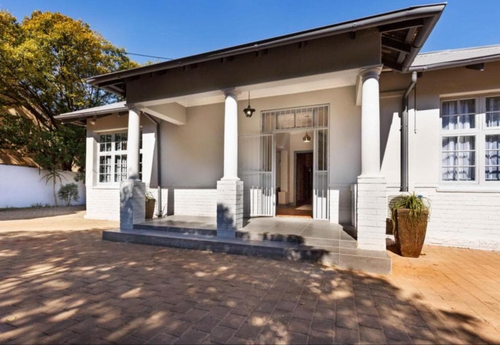 Triple9 Hatfield Guesthouse