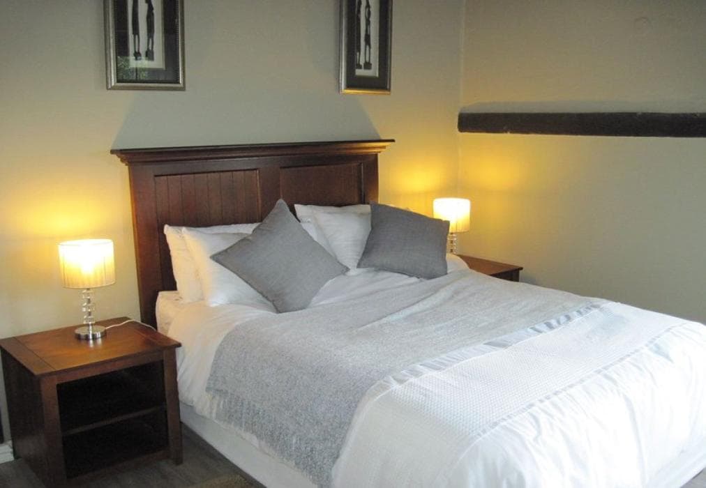 Over The Edge Cottage 1