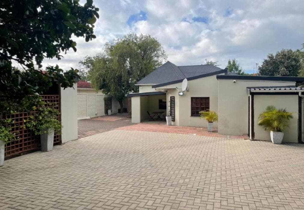 Hidden Villas Guest House