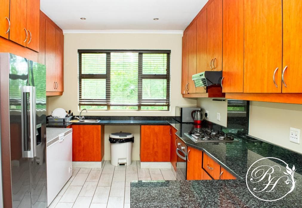 Roseland House Self-catering (1-6 Sleeper) with balcony