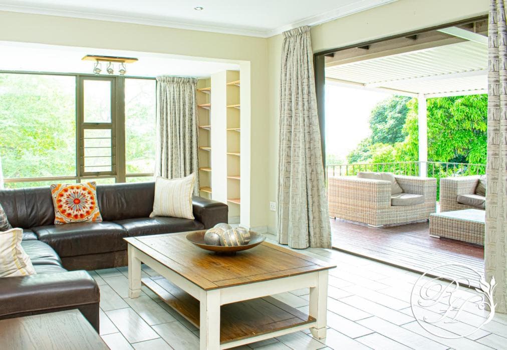 Roseland House Self-catering (1-6 Sleeper) with balcony